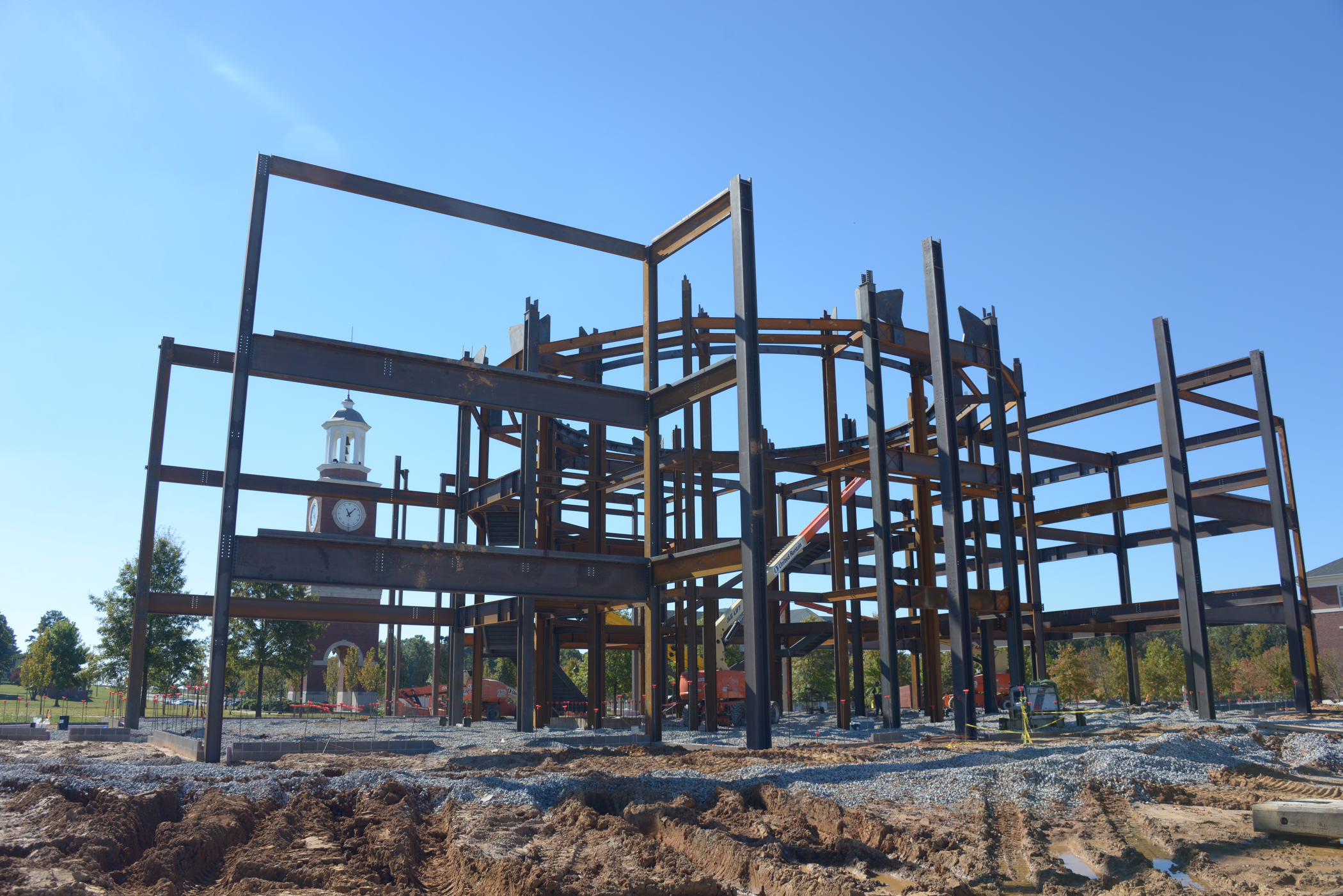 UNION UNIVERSITY LIBRARY UNDER CONSTRUCTION PHOTO BY MORRIS ABERNATHY