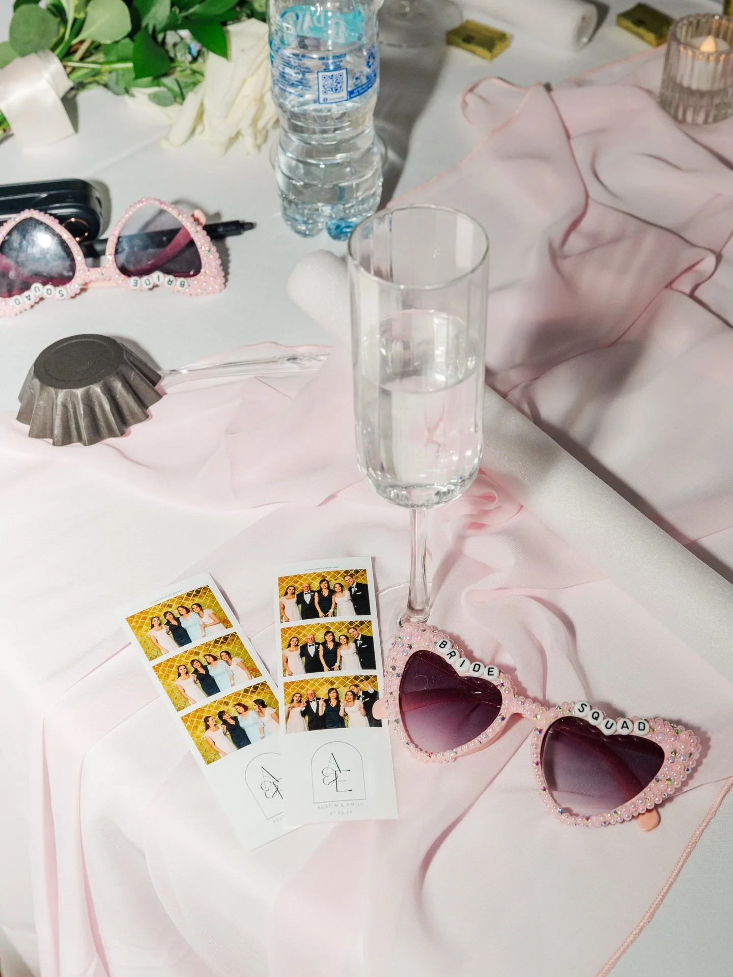 #bridesquad 
Photo by @ivybreannephotography 

#photobooth #wedding #bride #photoboothfun