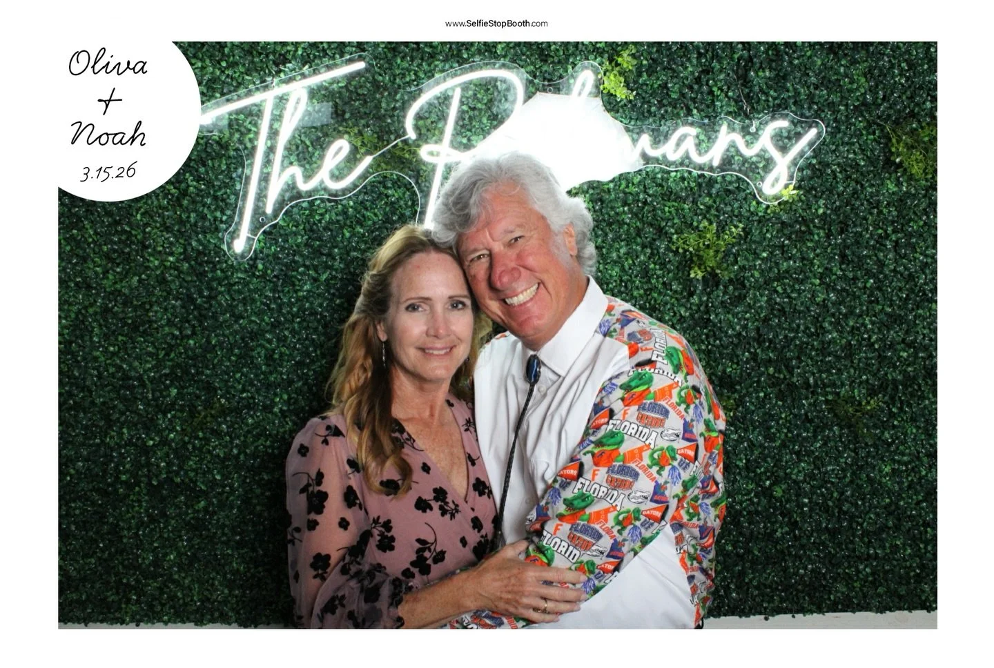 While we don&rsquo;t approve of this shirt (❤️💛+❤️🖤) 
We most certainly approved of the party 🎉

#photobooth #selfie #weddingfavor #chattanooga #chattanoogaevents 

Venue @howe_farms 
Planning @loga.weddings