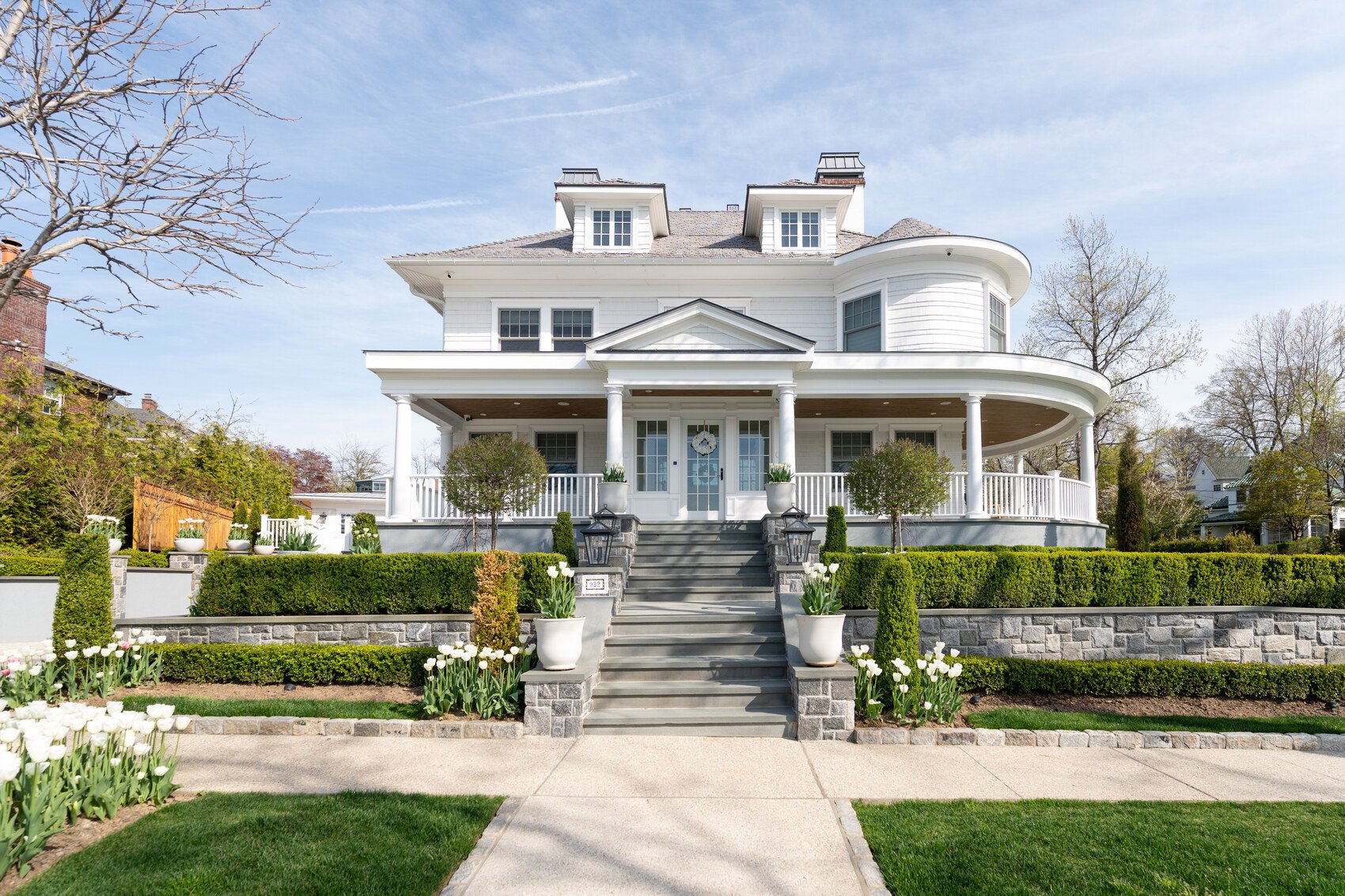 Douglaston Manor, NY