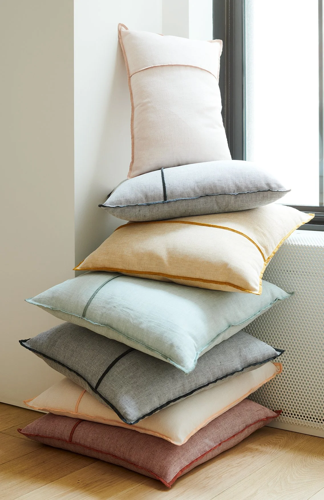BBB_Brand_E_Living2_Pillow_Stack_0707.jpg