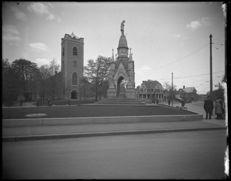   Soldier&#8217;s monument and First Congregational Church Society, Eliot Street  and South Street. May, 1920 .&nbsp;  Photograph by Leon H. Abdalian, courtesty Boston  Public Library. ﻿  