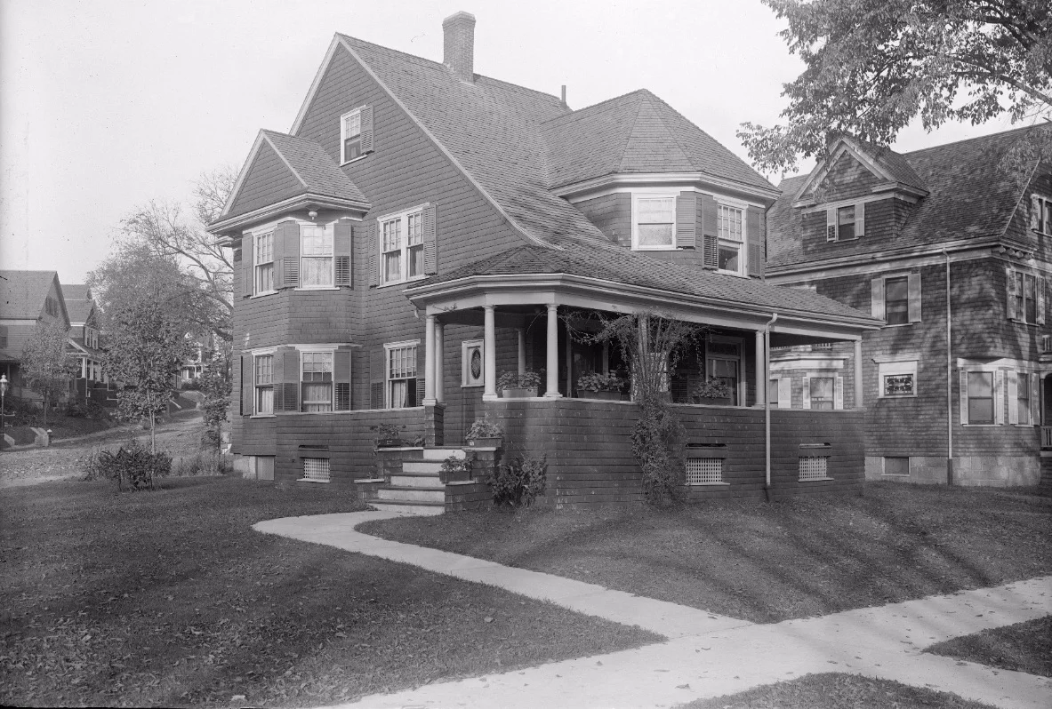 Stanley residence, 1021 South St. A full framed and high-resolution version of this photograph can be viewed here.