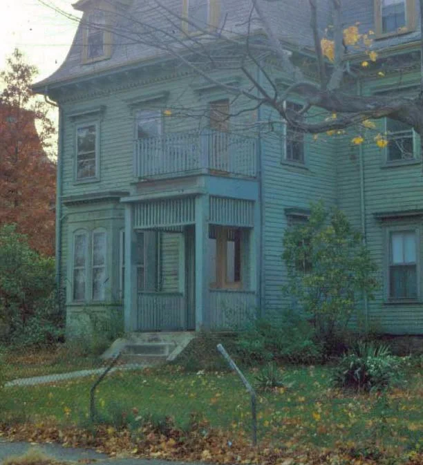 15 Everett St. Photograph courtesy of Will and Sharlene Cochrane. Higher resolution copies of images in this gallery can be found at: http://www.archive.org/details/1980sPhotographsGreenSt.AmorySt.EverettSt.JamaicaPlain