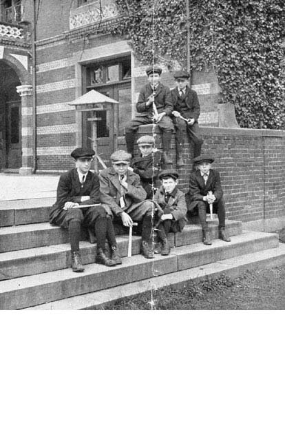 Boys from a geology class at the Children's Museum ready for a field trip led by Robert W. Sayles. Courtesy West Roxbury Highschool 1915
