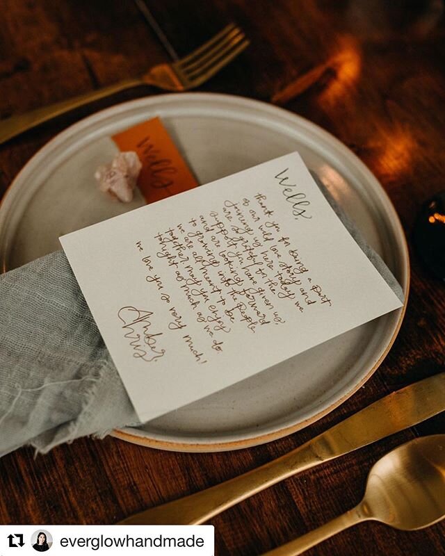 #Repost @everglowhandmade with @get_repost
・・・
ohh, here is a close-up on those sweet letters i mentioned earlier this week, the letters to the guests that the bridge &amp; groom wrote. i think this is such a great way for the couple to connect with 