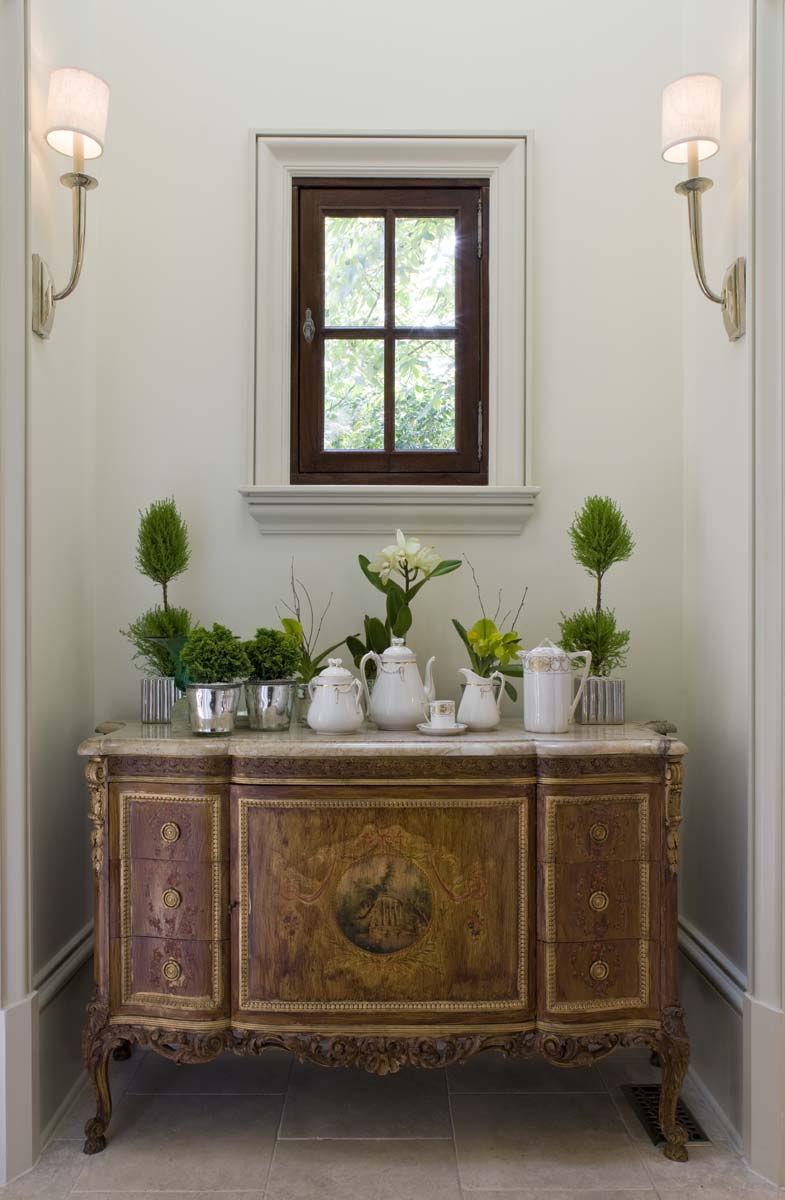 French Courtyard House Niche