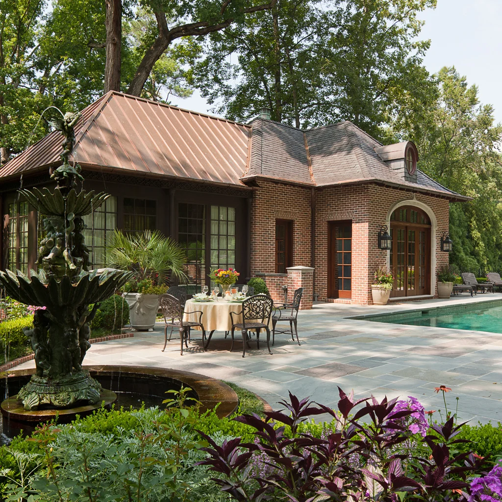 Resort-Style Pools | William T. Baker