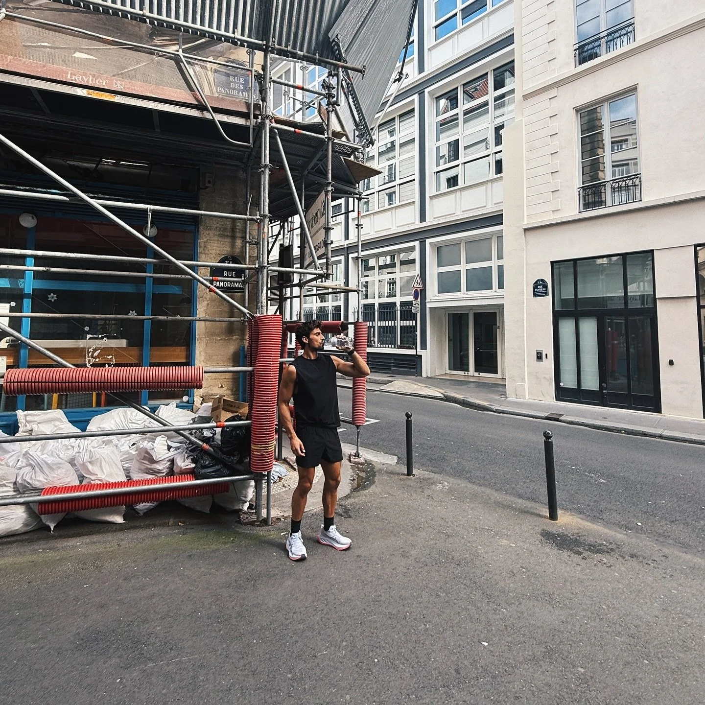 Running through light. Paris, 32 km, Sunday