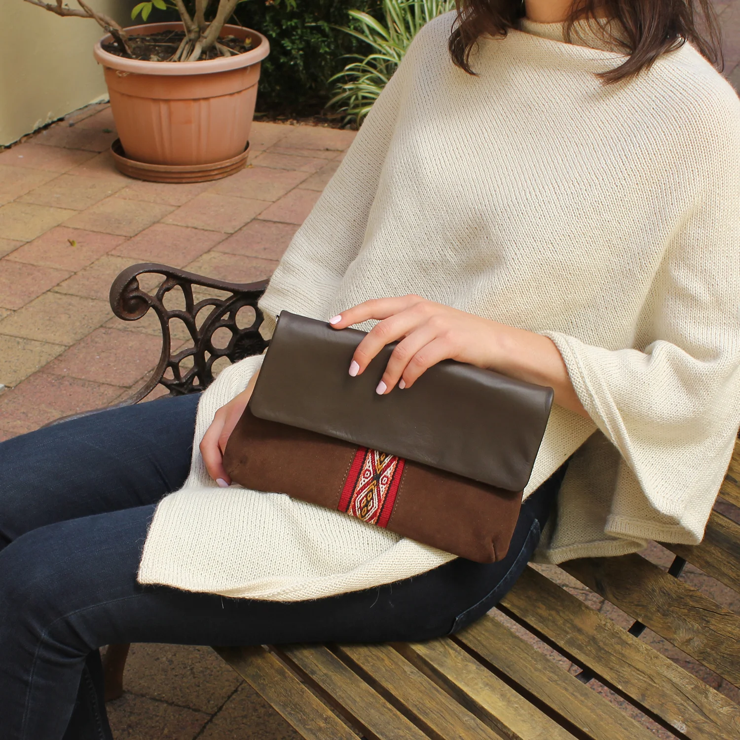 Brown_Clutch_with_Model.jpg