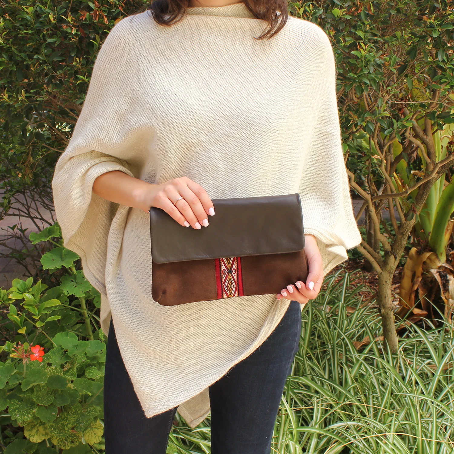 Brown_Clutch_with_Model_3.jpg