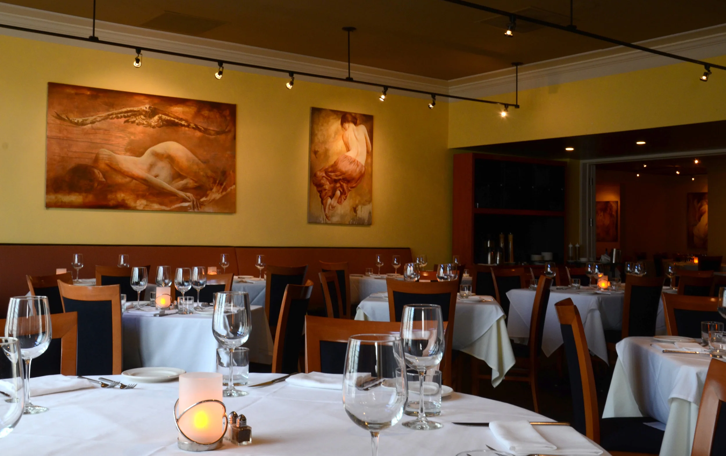 Dining 04.jpg