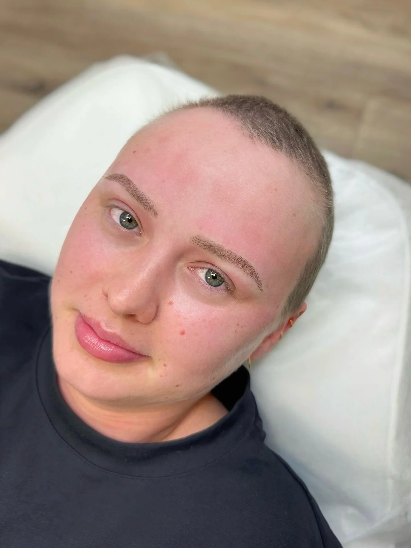 Beautiful soft feather touch brows with a hint of light shading between strokes through the tails for extra fullness 🫶🏼

Swipe to see the before and after transformation.

💕 Artist: Bodi

Double tap if you love a soft, natural brow as much as we d