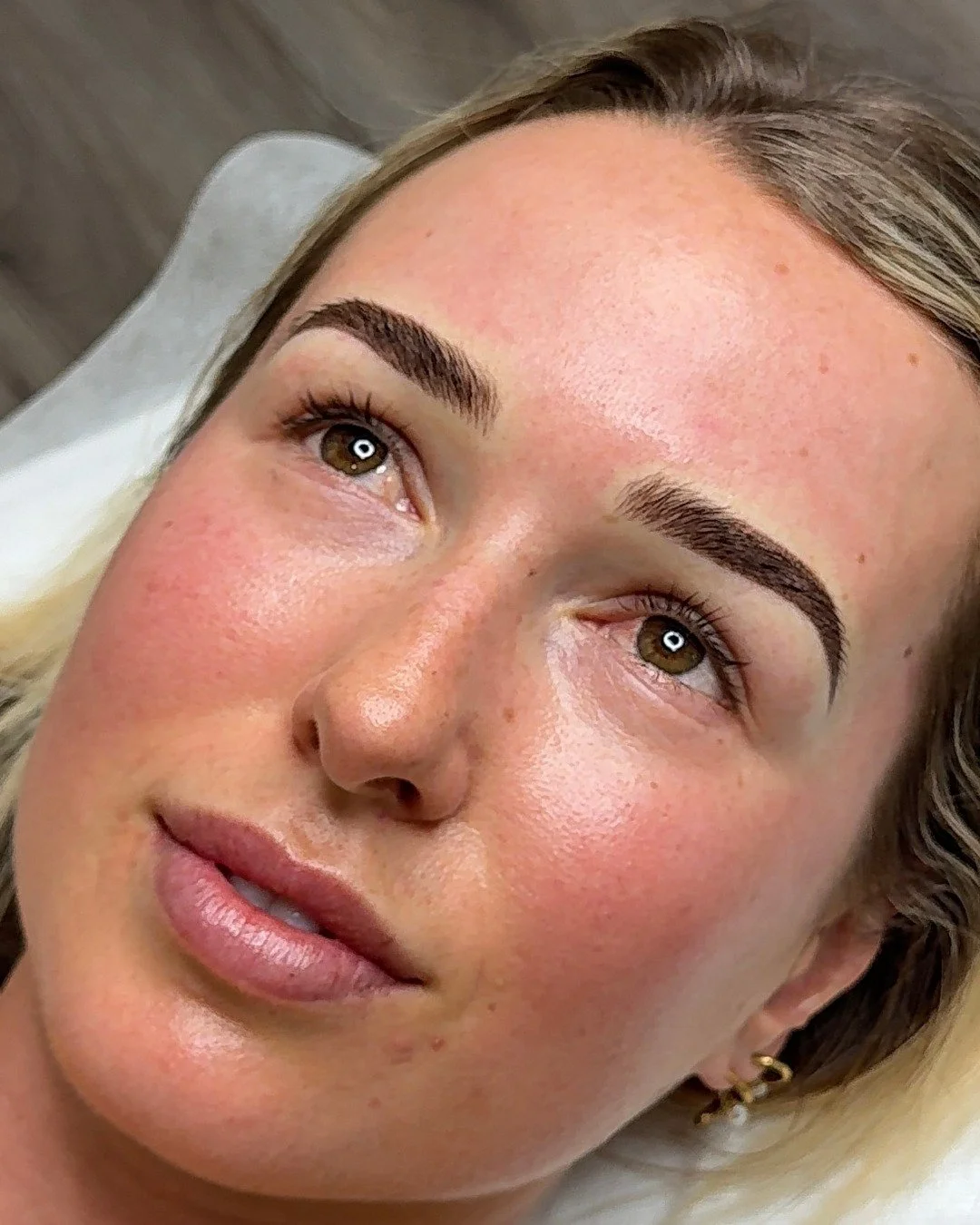 Where results compliment your natural features AND your lifestyle. 

Living an active and busy lifestyle means Grace is often bare-faced. This directed our approach to designing brows that feel natural enough for everyday, yet don't need any filling 