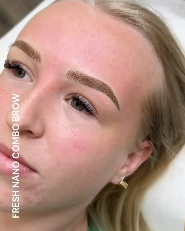 This set focuses on creating fullness through the body of the brow while maintaining a soft, diffused front and a clean, tapered tail.

The result is structured, yet completely natural.

Brows by Bodi 🤍