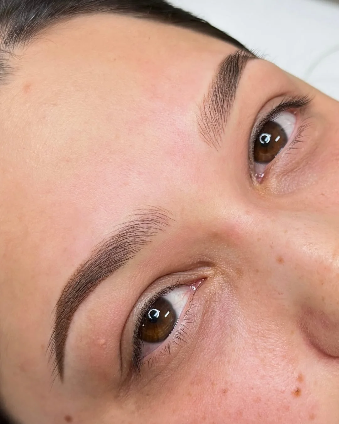 Refined shape.
Soft density.
Natural finish.

Combo brows by Bodi 🤍

#sunshinecoastbrows #naturalbrows #browtattoo #featherbrows #cosmetictattoo