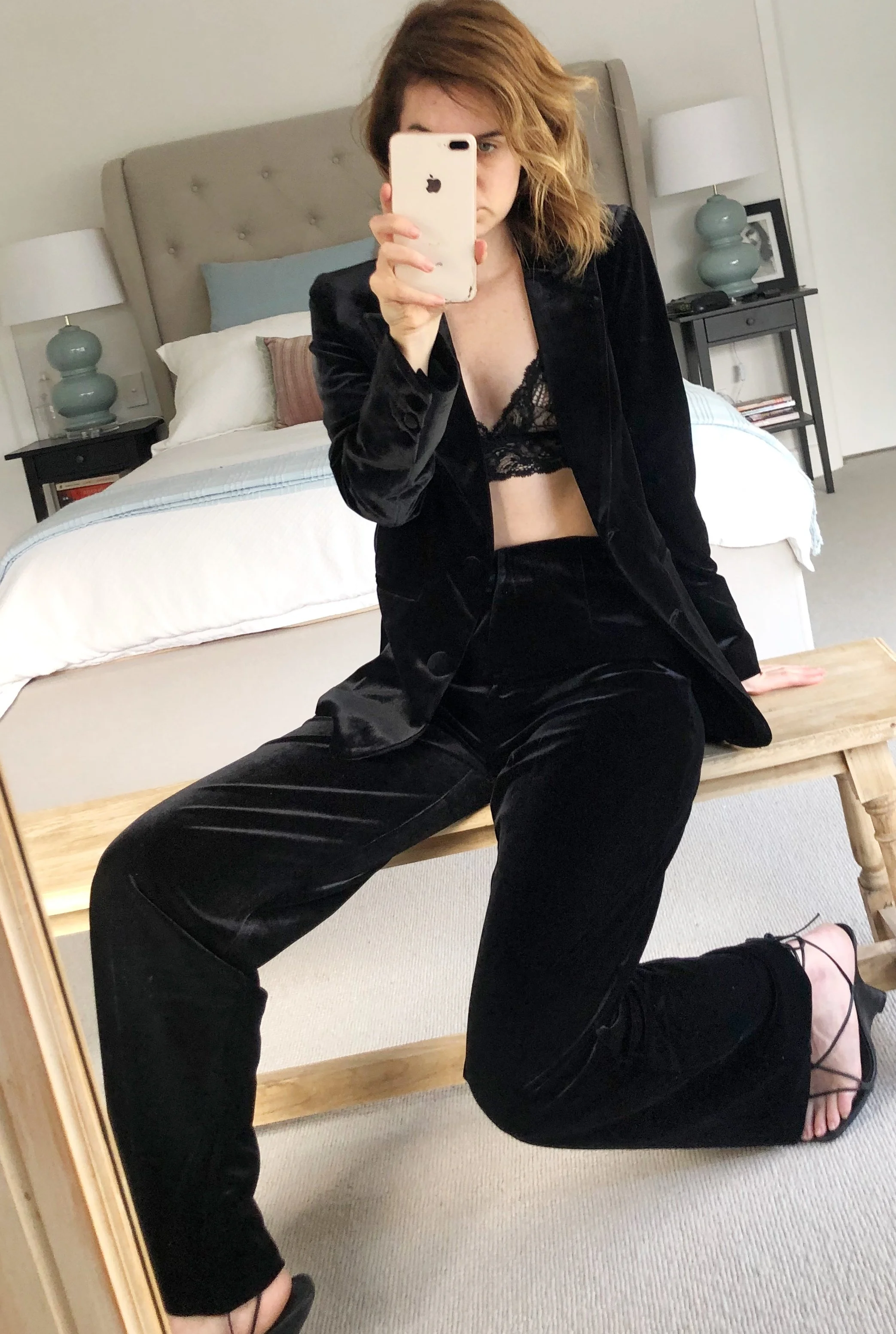 Surrey Velvet Jacket Black — KAMARE