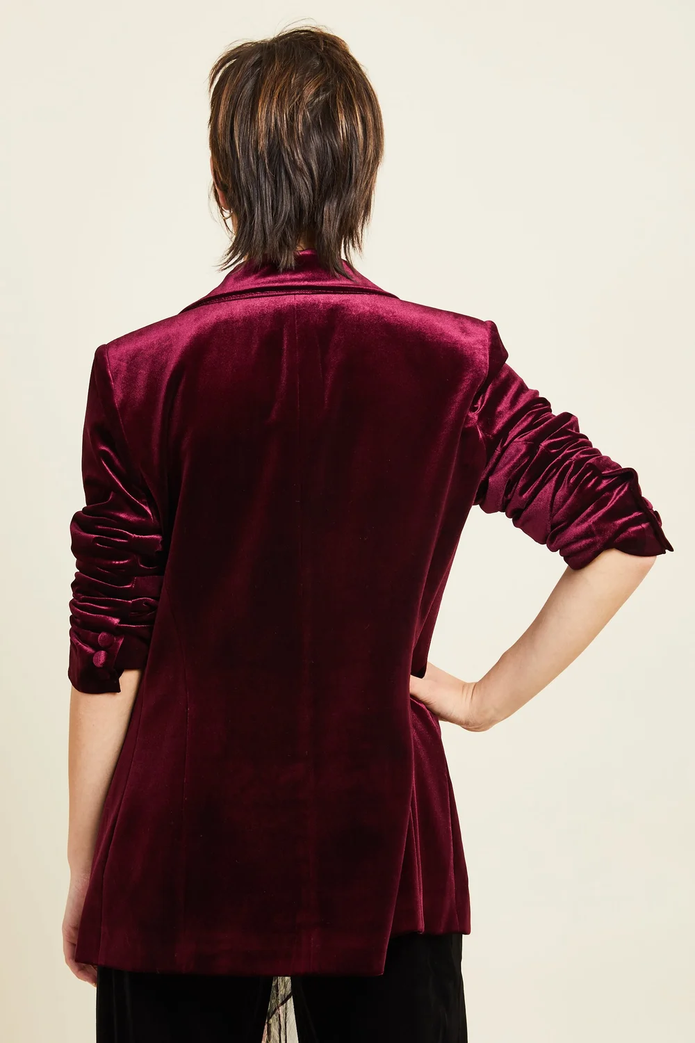 Surry Velvet Jacket Cherry — KAMARE
