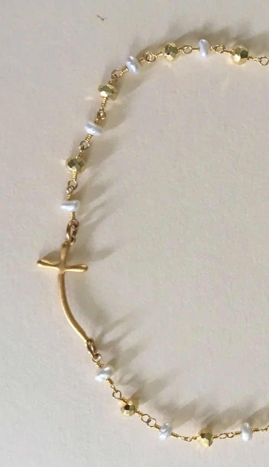 Freshwater pearl & gold pyrite necklace w/tiny gold cross
