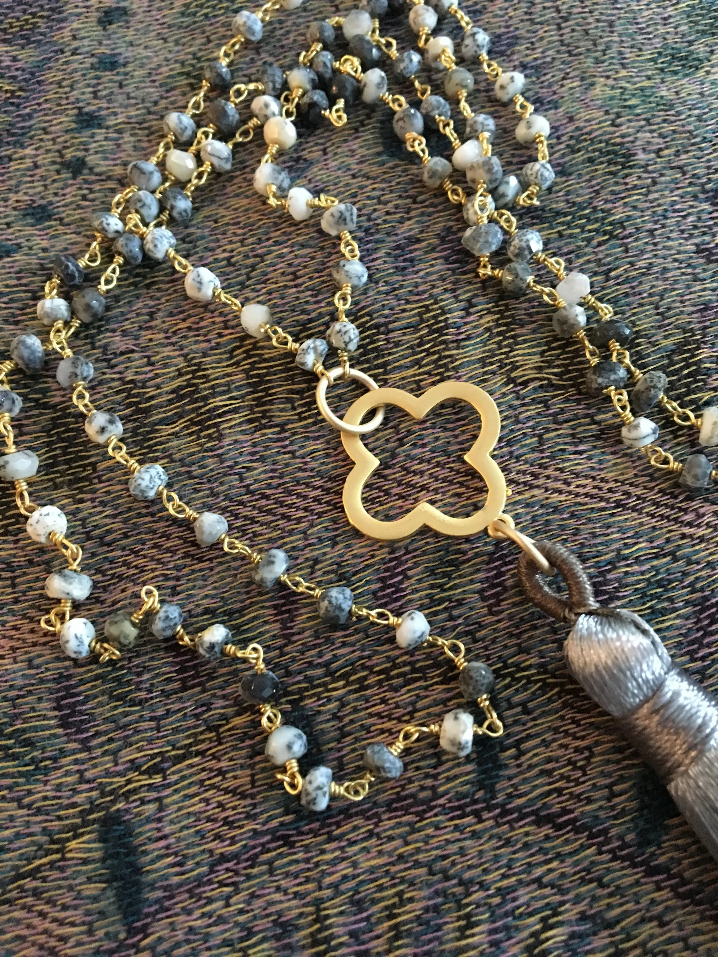 Gray agate, tassel and quatrefoil Y lariat