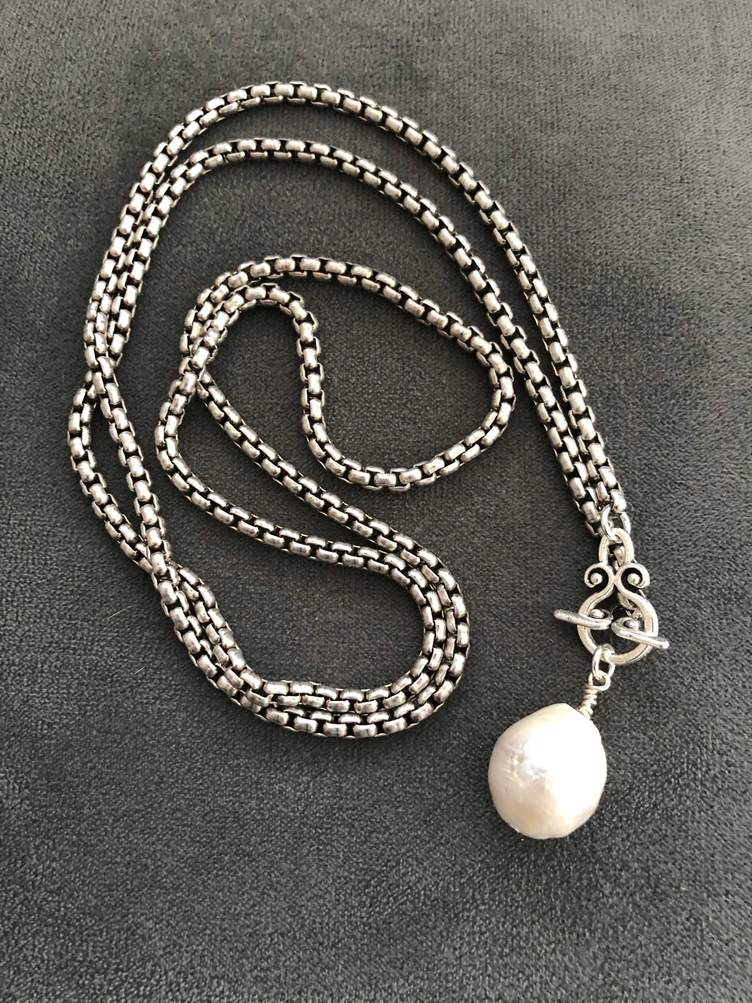 Large baroque pearl on silver box chain