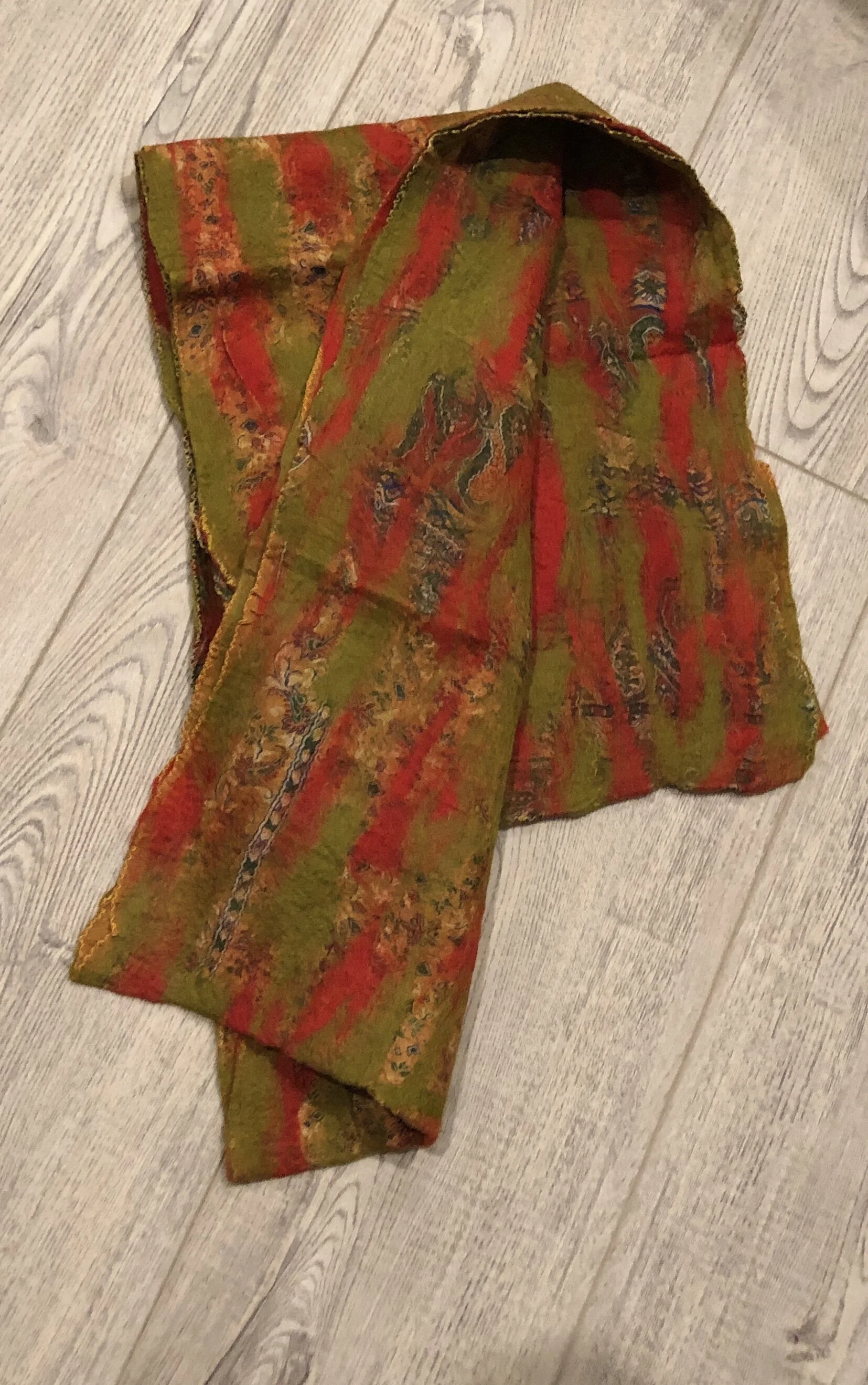 Green &amp; red felt sari scarf/tablerunner