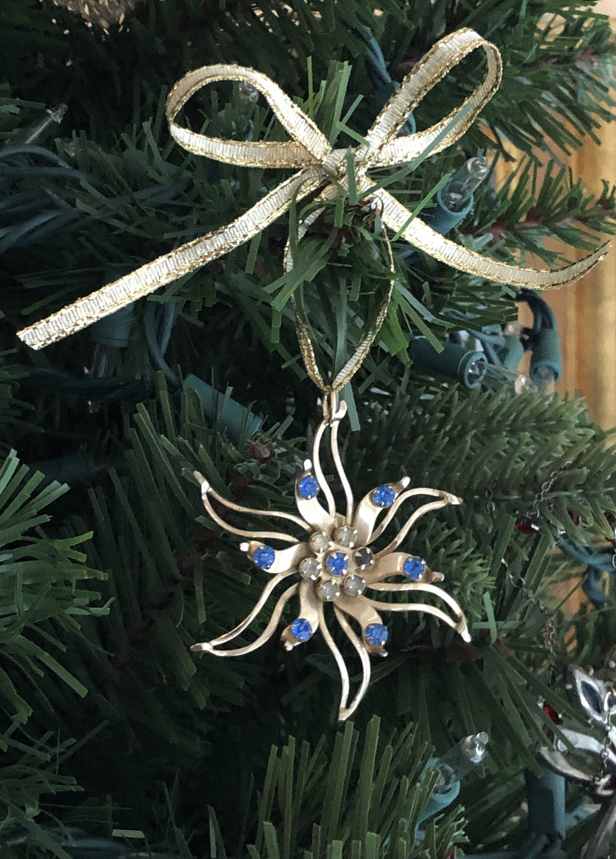 Starburst ornament