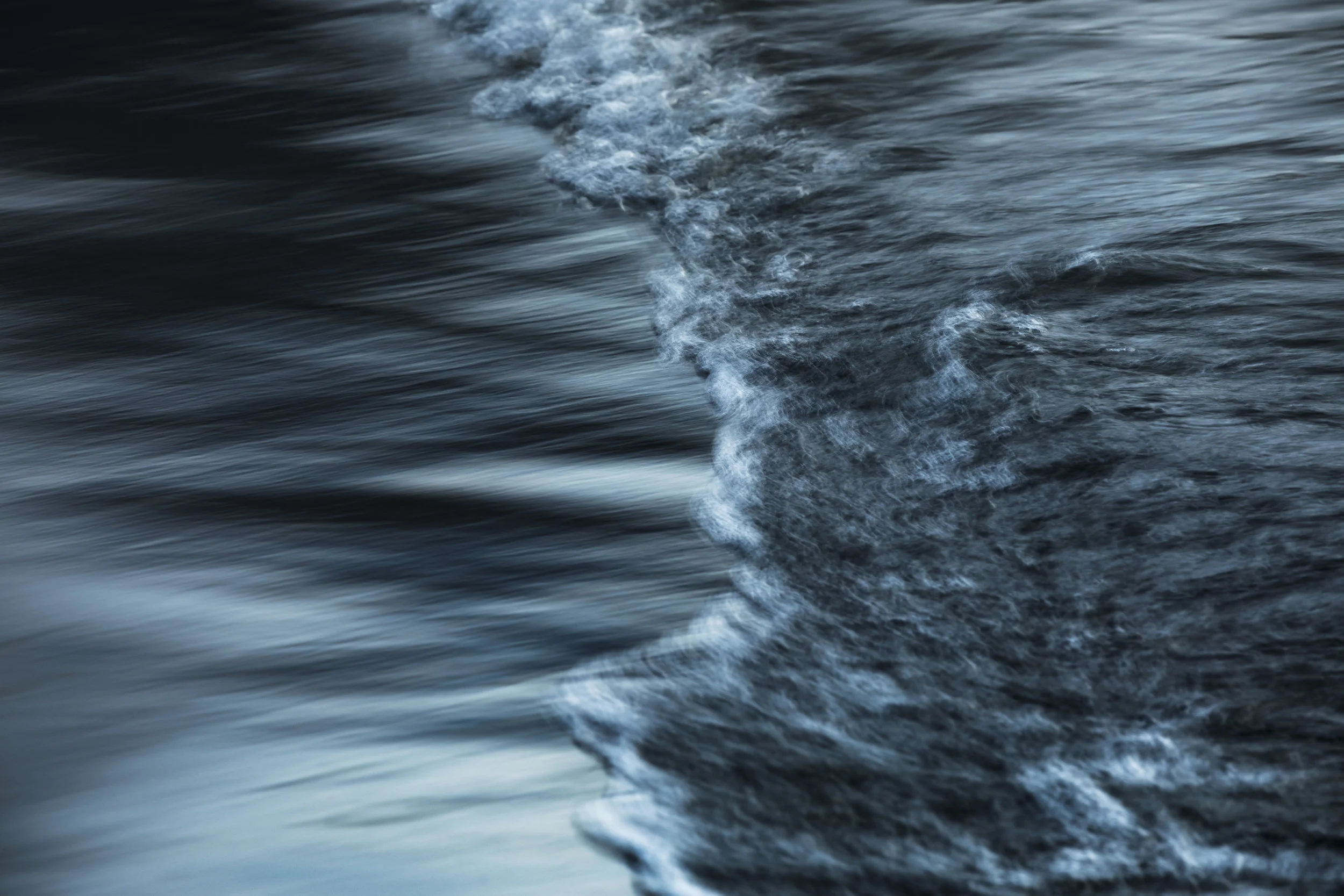 Ripples and flowing patterns on the surface of water