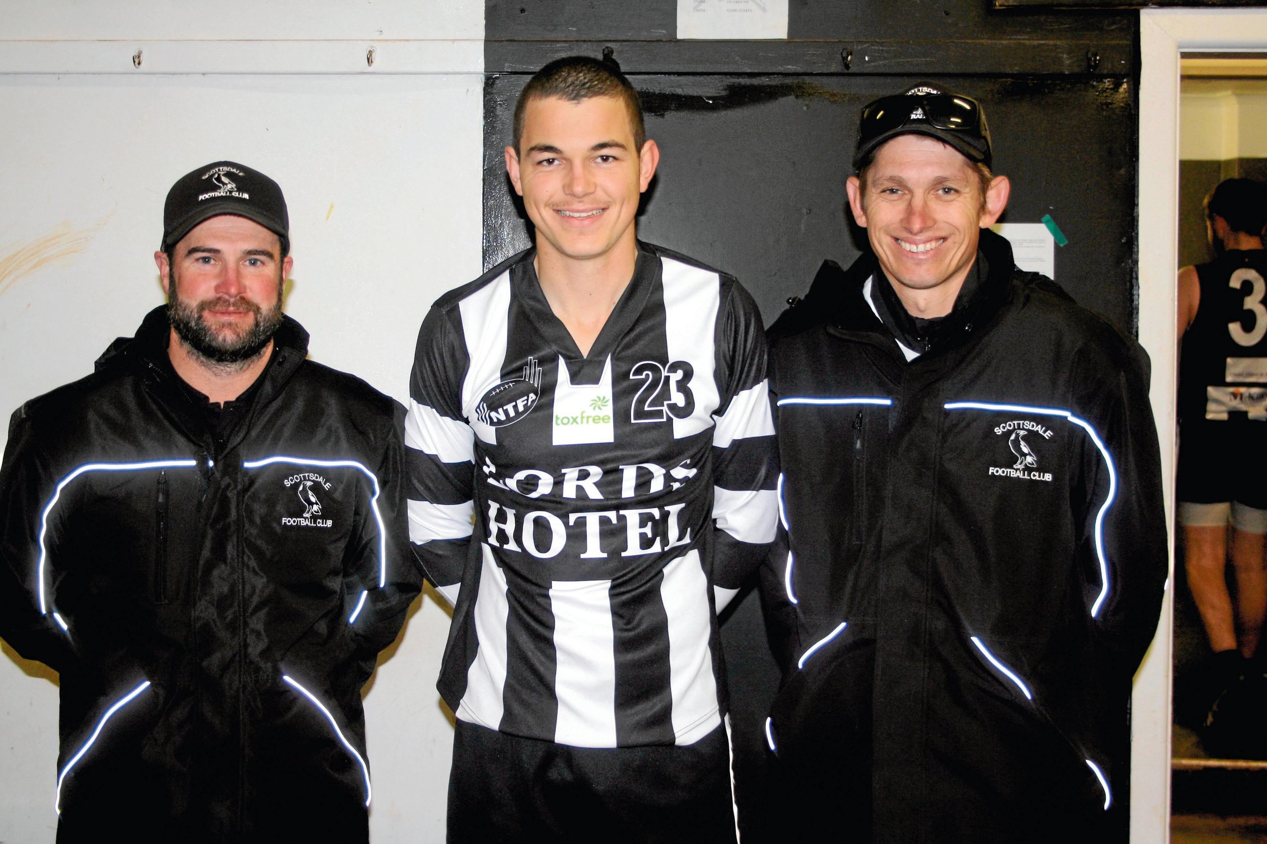 Heart stopping win for Magpies