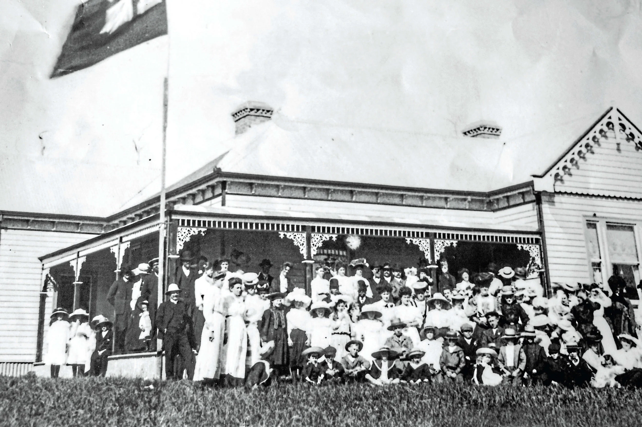 • The Springfield Hospital on opening day in 1907.