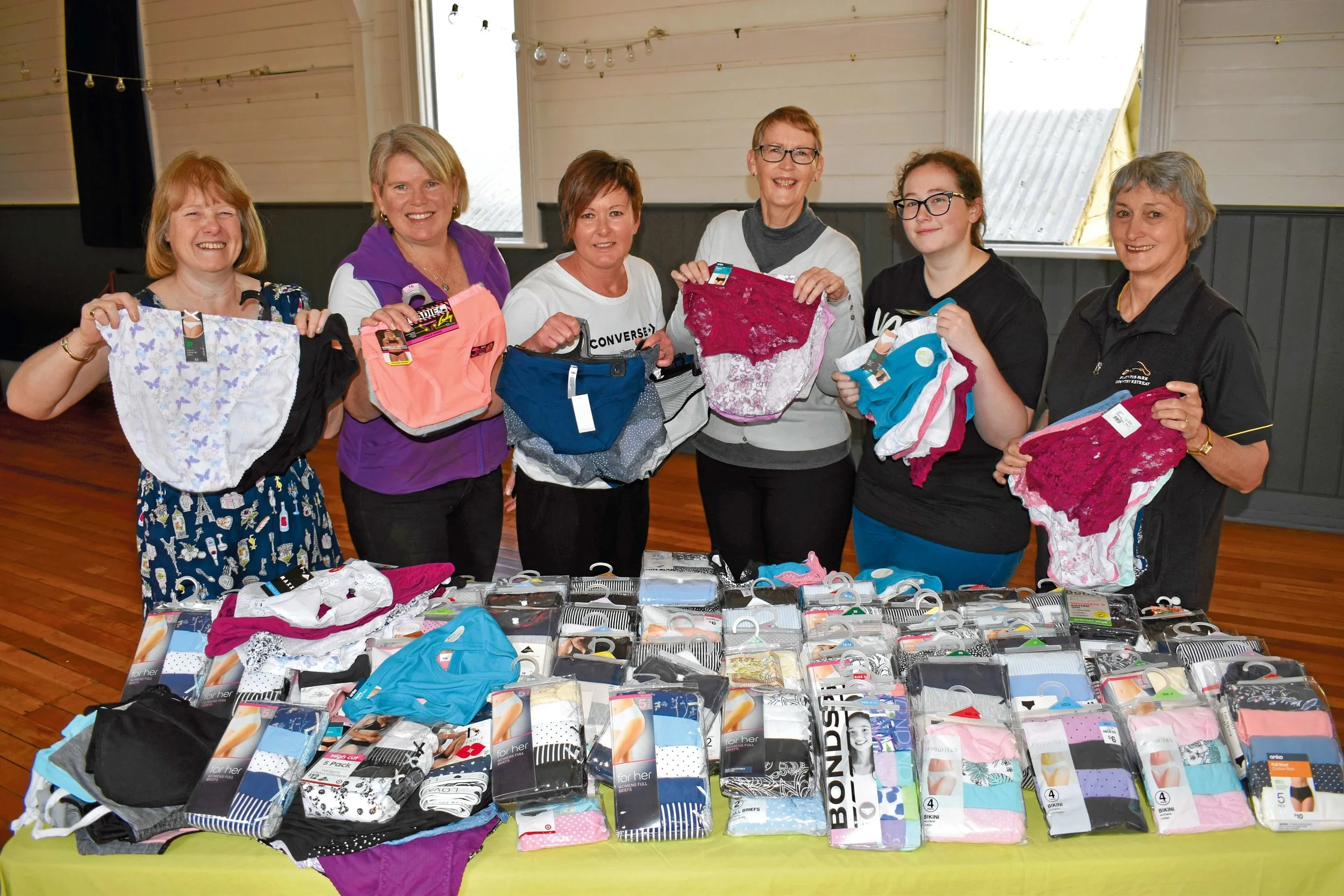 Knickers jet off to Fiji