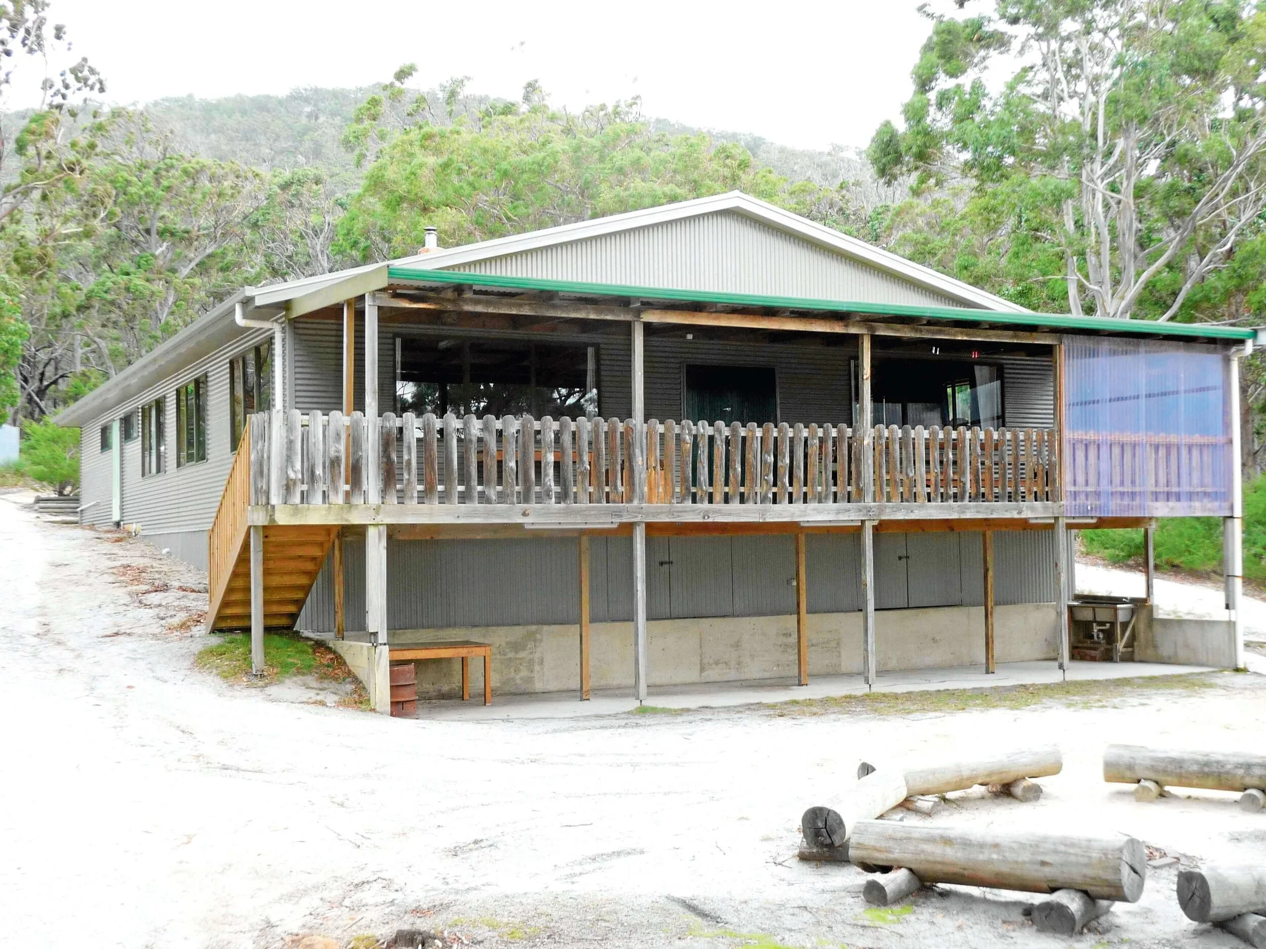 Mt Cameron centre going solar