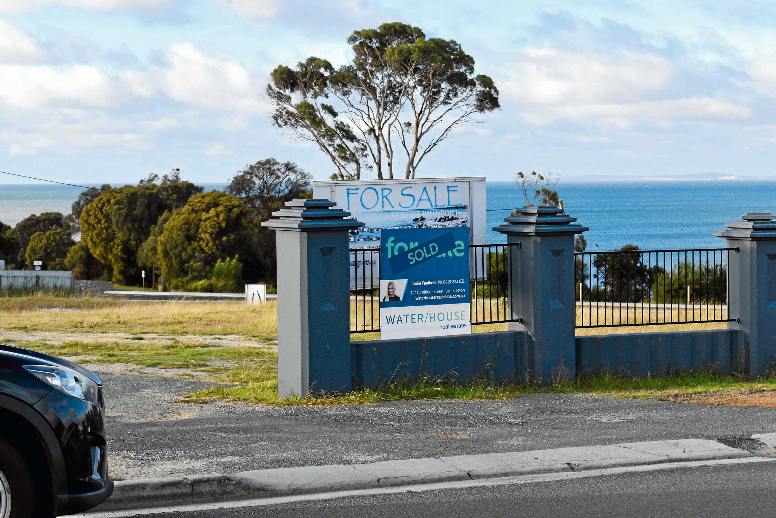 Long-vacant block sells