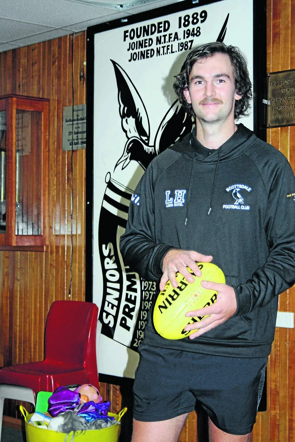 Magpies mauled by Tigers