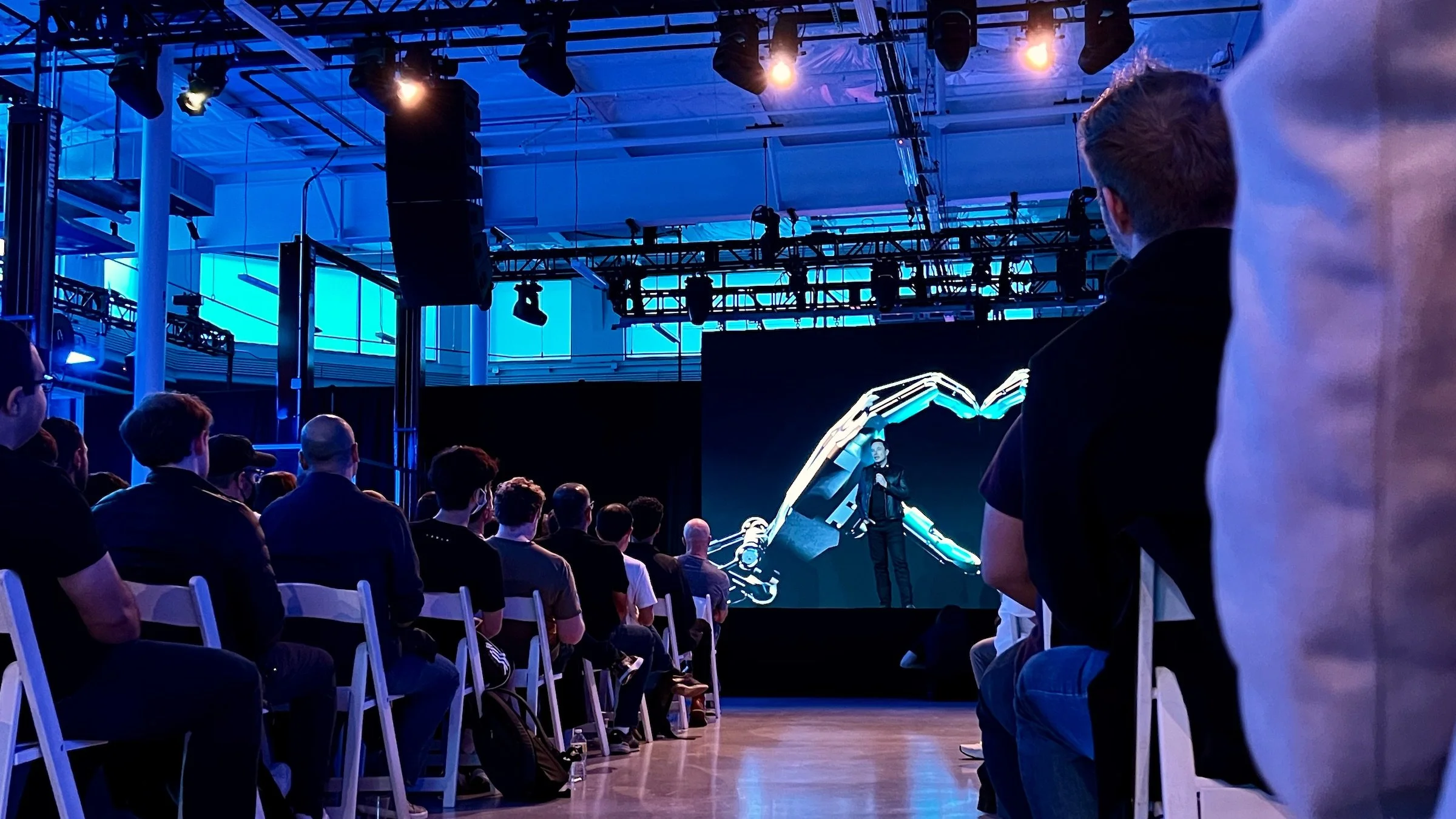 tesla-ai-day-2022-elon-musk-onstage.jpg