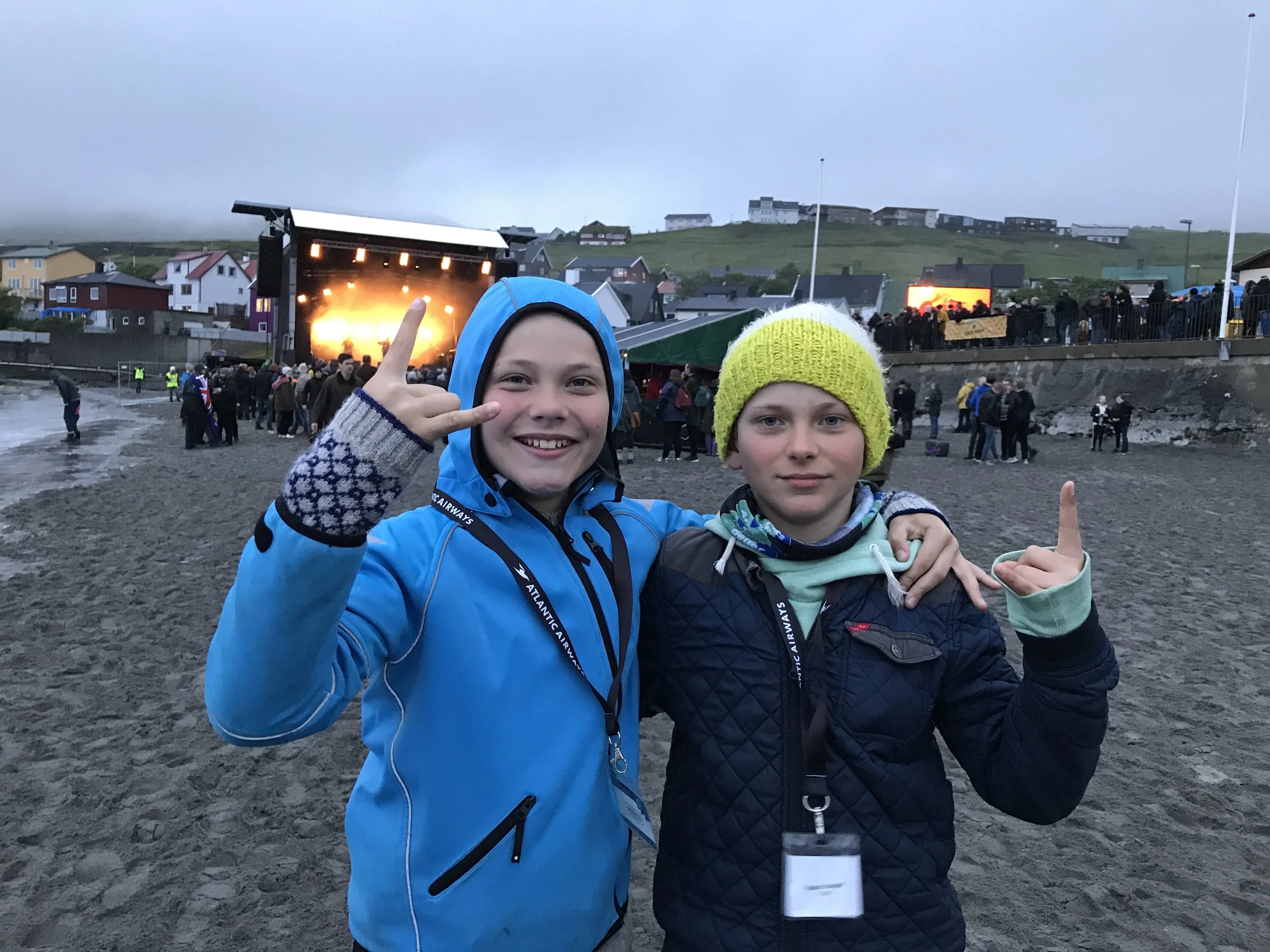 Bilderbuch úr Eysturríki vóru nokkso kulir (tað eru teir, sum spæla í bakgrundini).