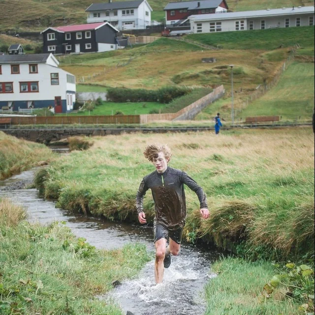 Umhugsar tú eisini at fara á ítróttaháskúla í Suðuroy? So skalt tú fyrireika teg til eitt sindur av hvørjum;) Mynd: Ítróttaháskúlin
