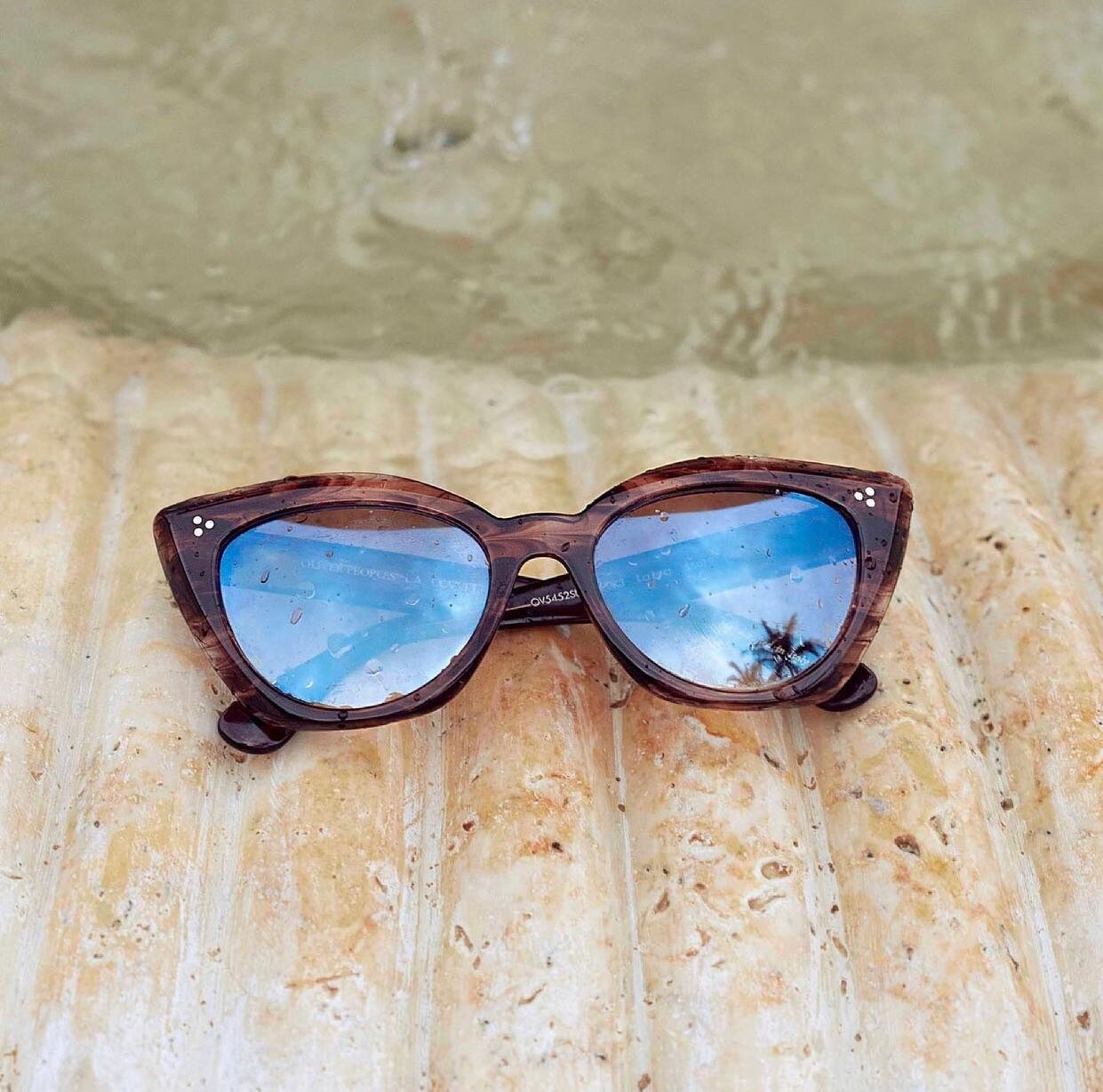 Laiya by @oliverpeoples sunglasses

#oliverpeoples #eyewear #sunglasses #boutique #smallbusiness #fashion #style #summer #womensfashion #insipration #shopsmall #amersham #summerstyle #beaconsfield #gerrardscross #london #accessories #lifestyle #outfi