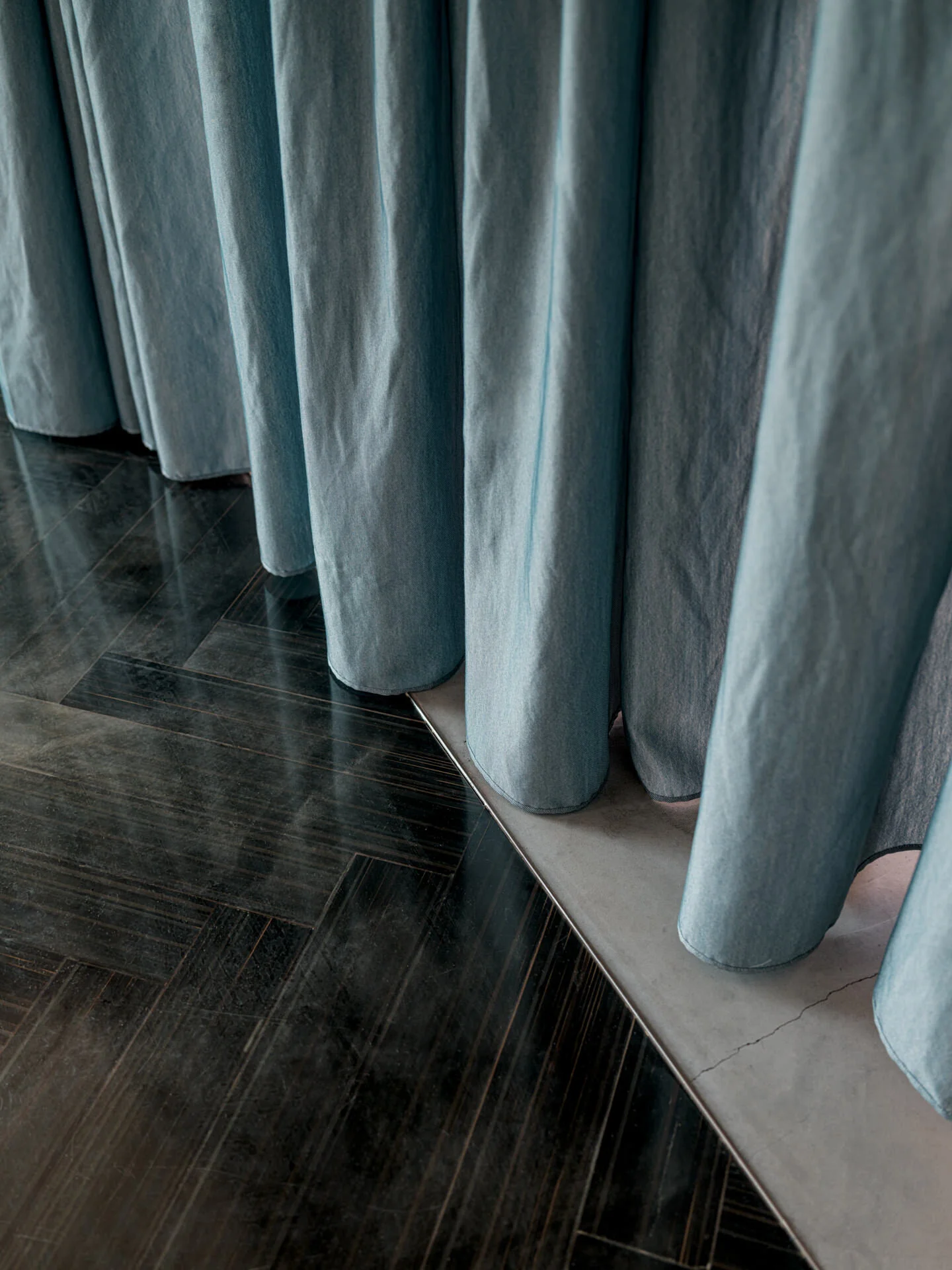 HODSOLL-McKenzie_2021-Utopia_by_Georg-Roske_14_LowRes.jpg