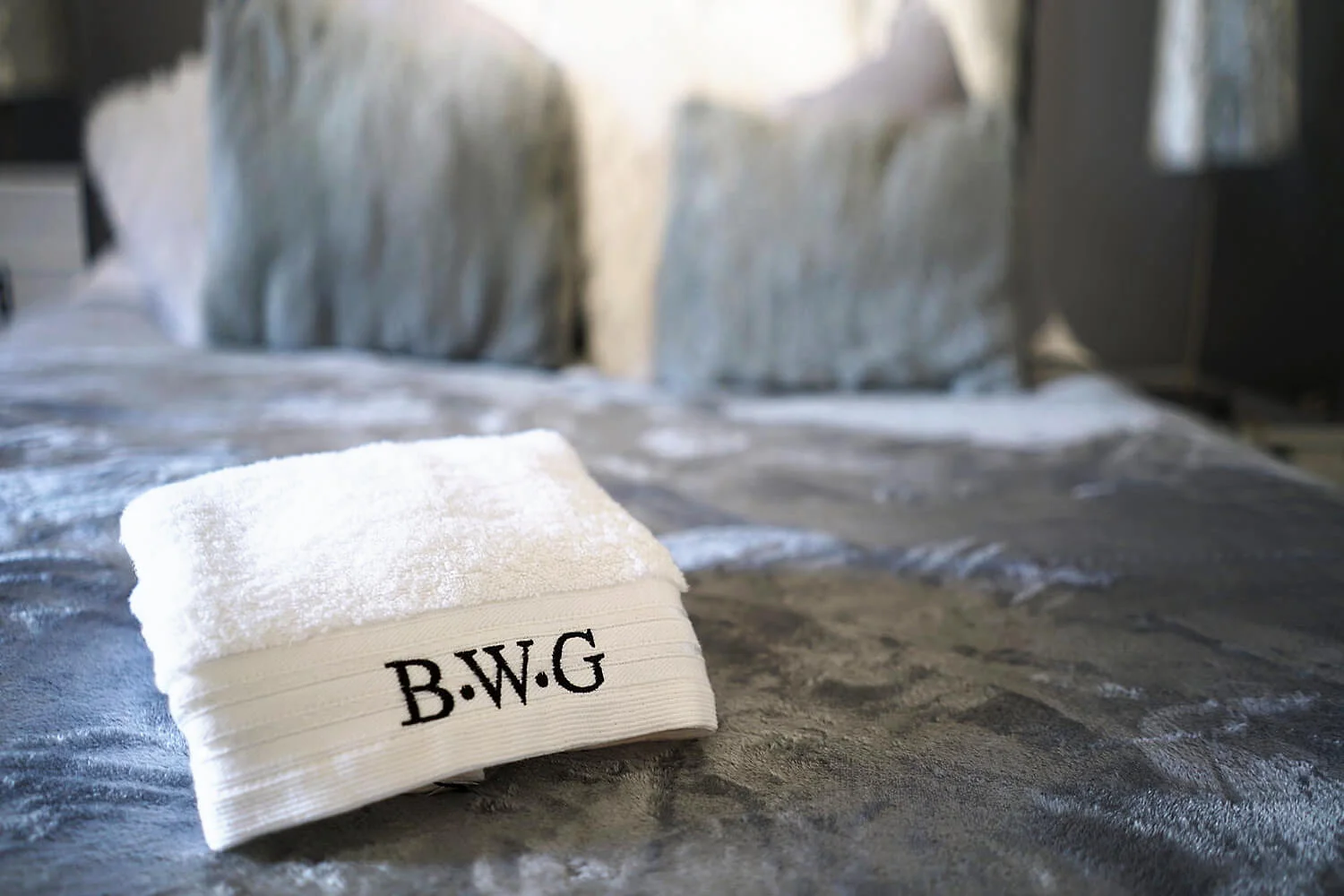 Classic-BWG-White-Face-Towel-lifestyle-03.jpg