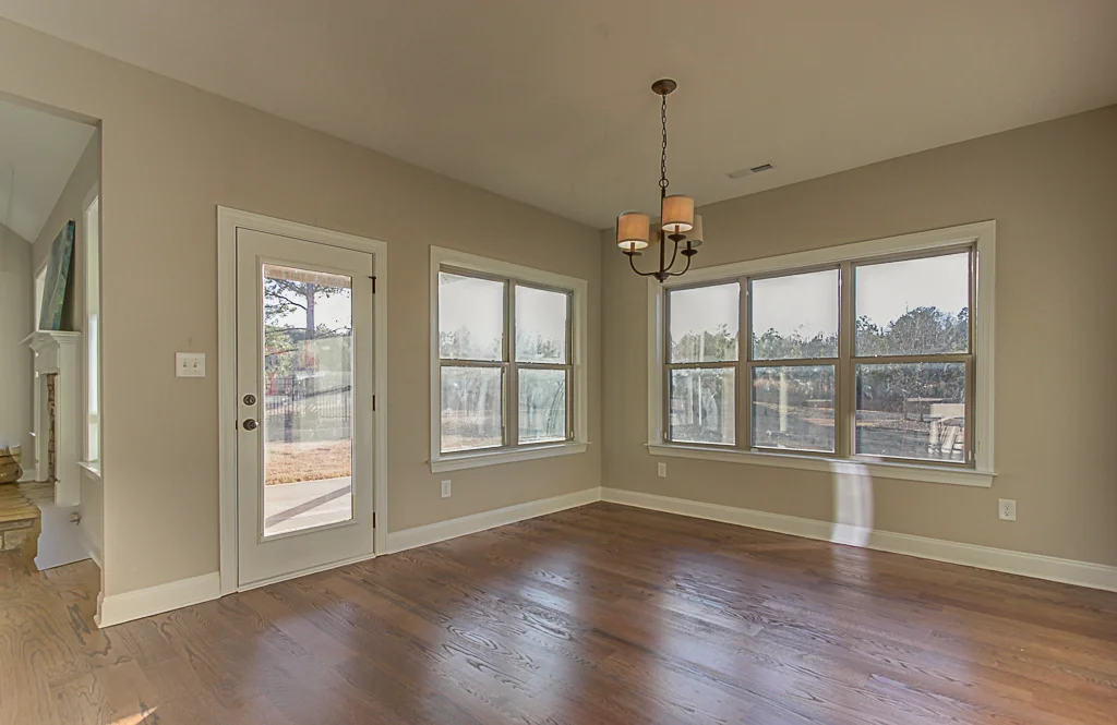IMG_3223_4_5_6_7_8Real-Estate01.jpg