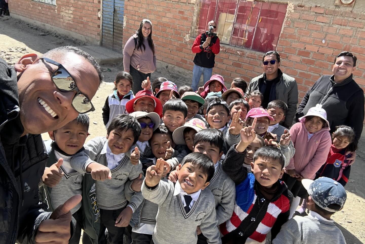 Greetings from Bolivia, where our team is visiting the communities that will benefit from backpacks and school supplies in our upcoming international project.
Next stop Bolivia 🇧🇴 #wgybbolivia 🎒🇧🇴