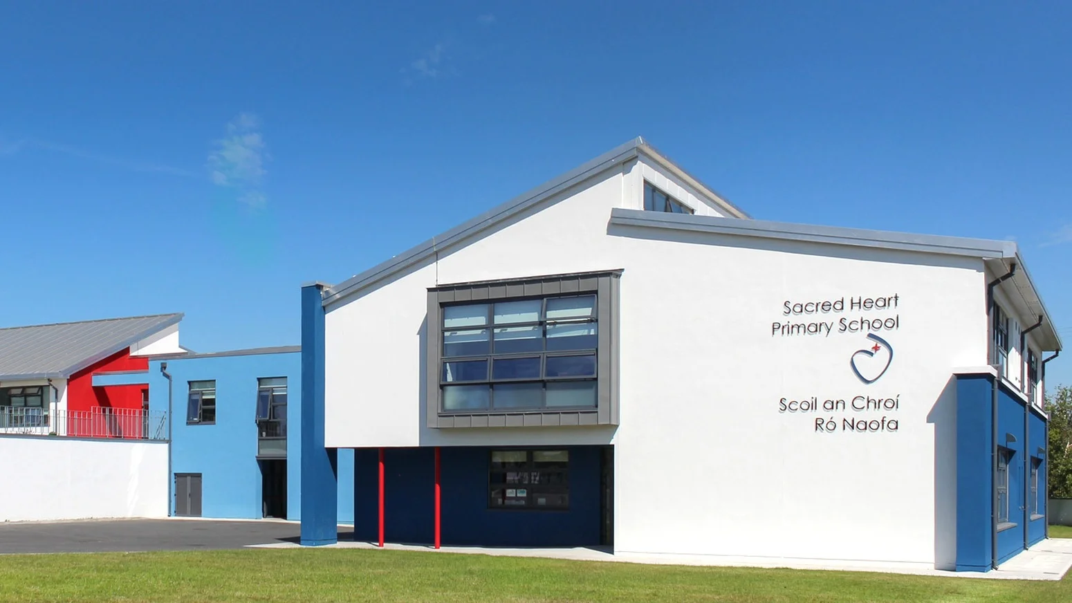 MCOH Architects Sacred-Heart-Primary-School-01_sfw.jpg