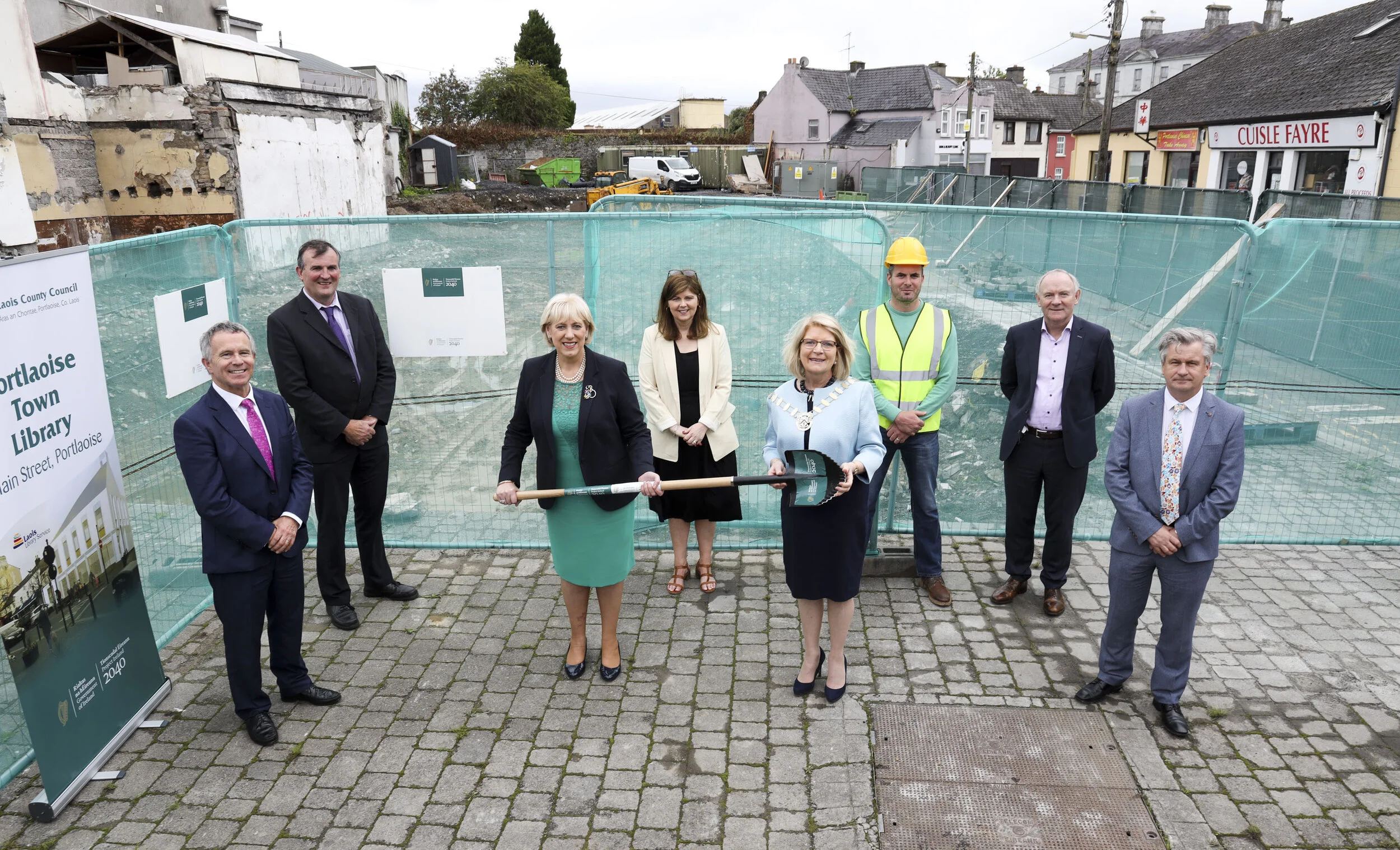 Minister Humphries Turns sod for Portlaoise Library