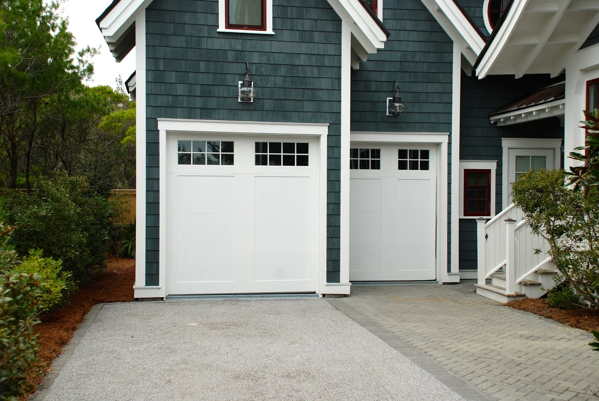 GARAGE_DOORS_JobPro_Insulation_SprayFoam.jpg