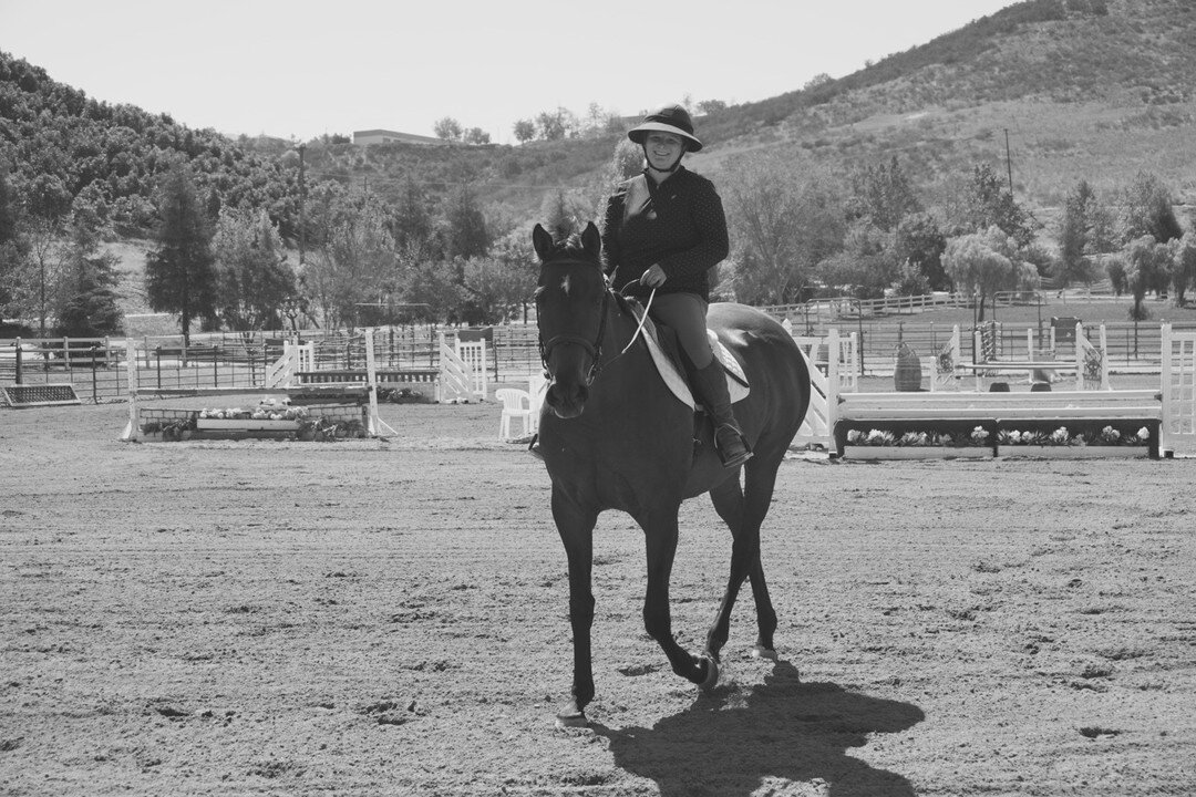 We have very exciting news to share. Please join us in welcoming our new veterinary assistant Amanda Resnick to the Irongate Equine Clinic team! 👋

Amanda is a new transplant from California. She made the move to Wisconsin to follow her passion for 