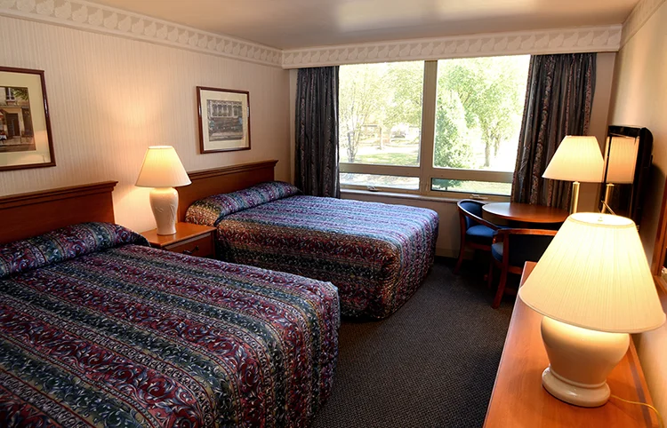 DOUBLE ROOM