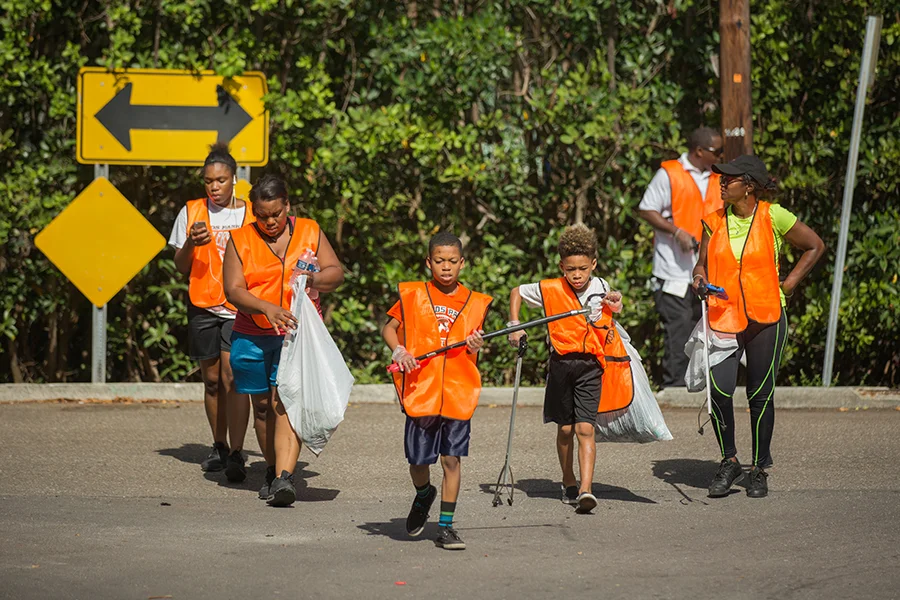 2017MAY20_NEIGHBORHOODCLEANUP_MFPB8121 copy.jpg