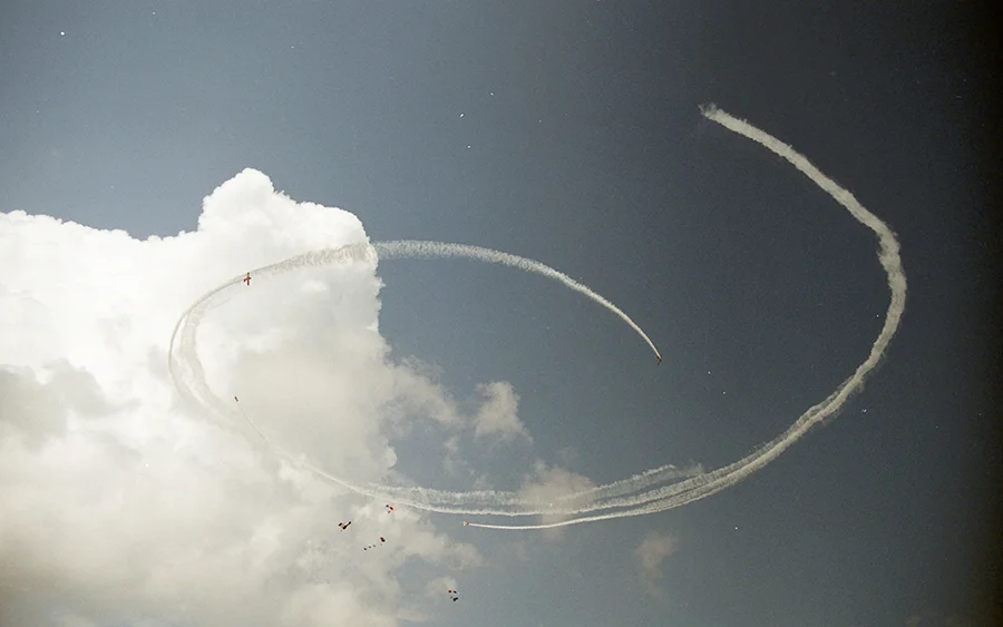 img280 sky divers copy.jpg