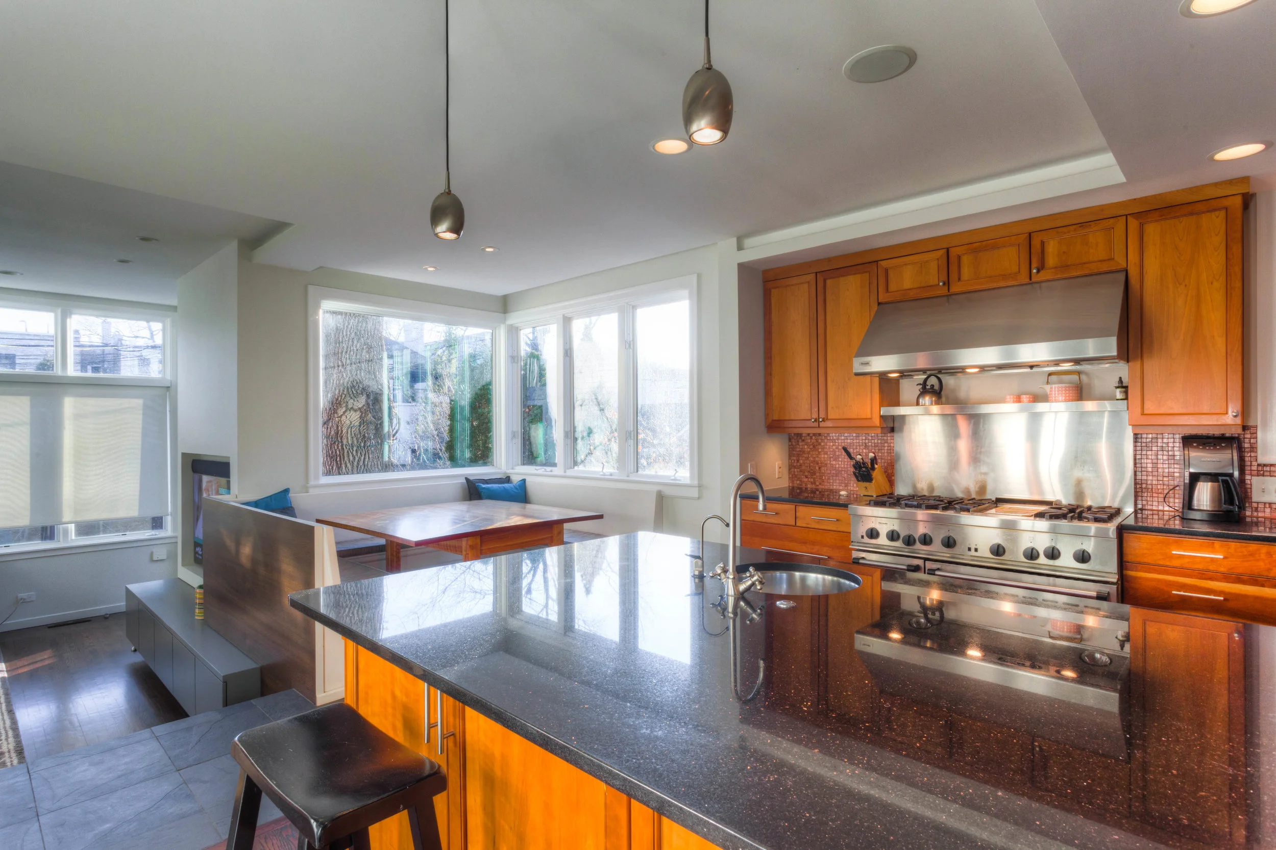 7. Kitchen.Breakfast Room.jpg